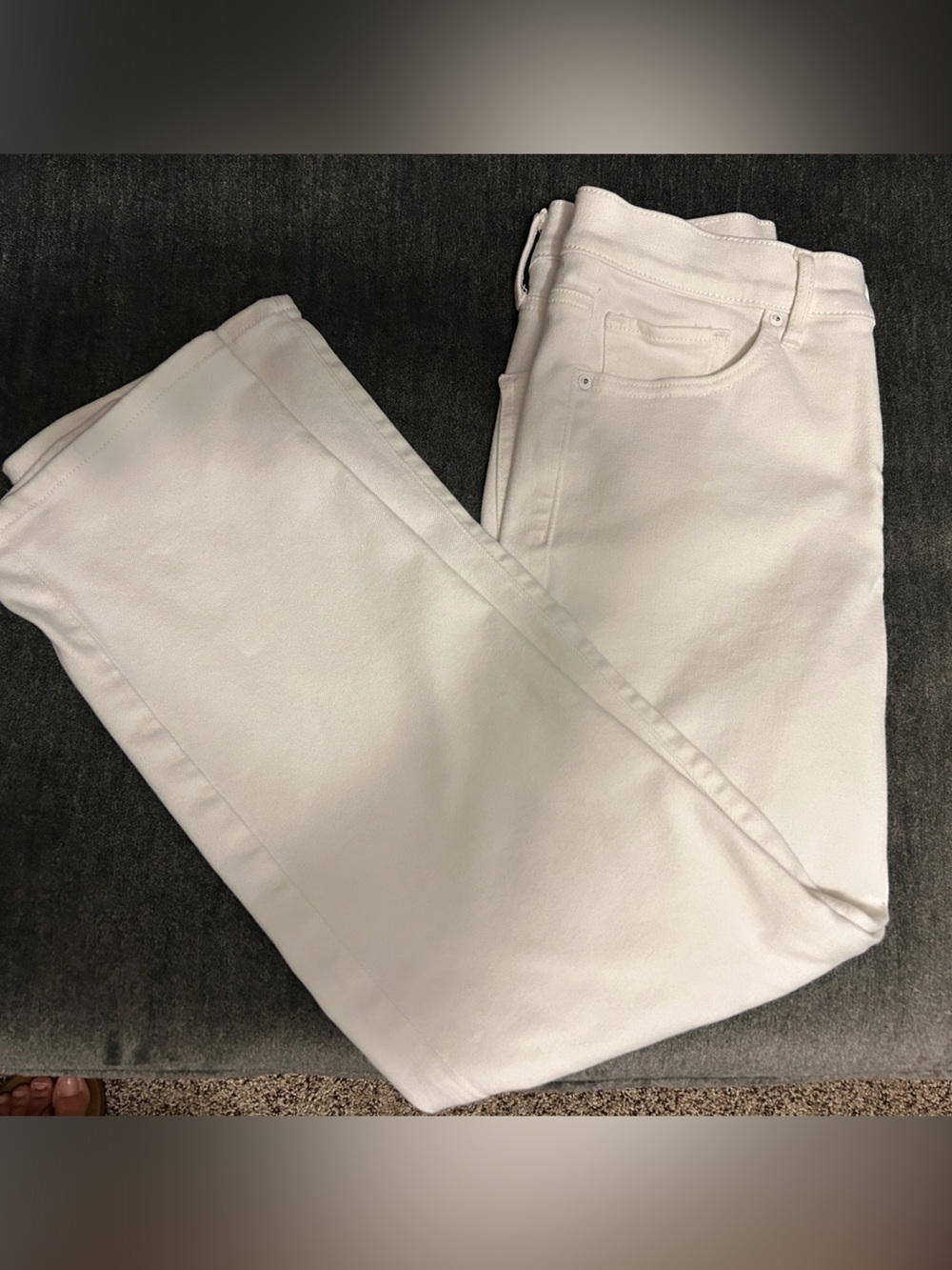 Express White Ankle-Length Straight Jeans - Picture 7 of 8